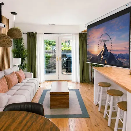 Boutique Retreat Private Patio Fire Pit Apartment *