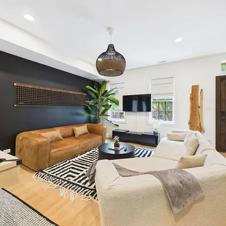 Apartment Luxe Retreat Game Room, Deck Fire Pit