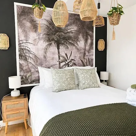 Boutique Retreat Private Patio Fire Pit Apartment Chicago