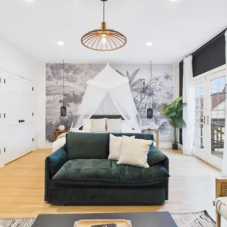 Apartment Luxe Retreat Game Room, Deck Fire Pit *