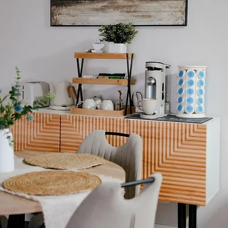 Modern 1br W/ Workspace Near O'hare