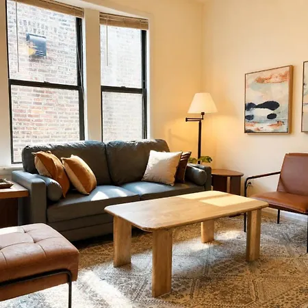 Apartment Flexhome Ukrainian Village 2br - Private Balcony & Walkable Location Chicago