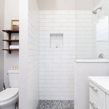 Apartment Penthouse With Private Rooftop And Skyline Views - Sleeps 6 Chicago