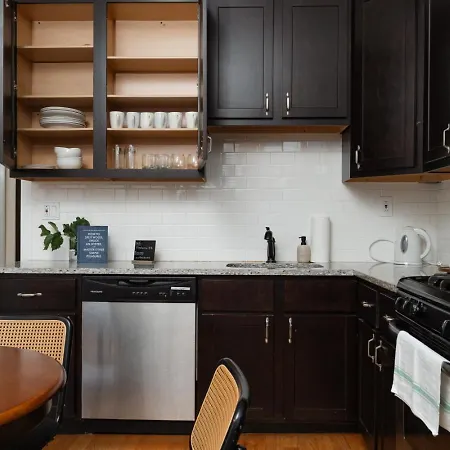 Flexhome Ukrainian Village 2br - Private Balcony & Walkable Location Chicago