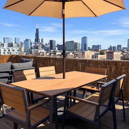 Apartment Penthouse With Private Rooftop And Skyline Views - Sleeps 6