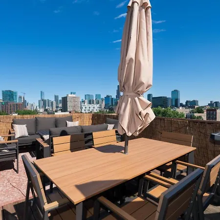 Penthouse With Private Rooftop And Skyline Views - Sleeps 6 Apartment Chicago