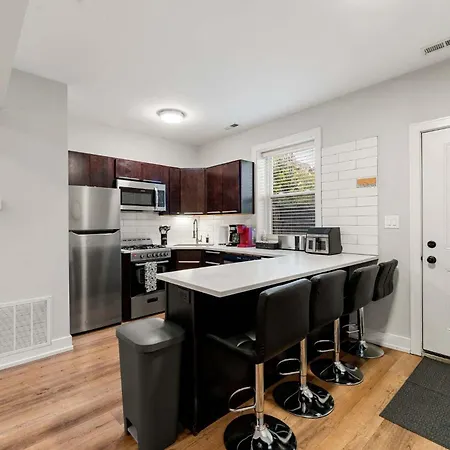 Apartment Welcome To Our Charming 2bd 2ba Pilsen *