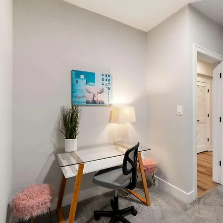 Welcome To Our Charming 2bd 2ba Pilsen Apartment Chicago