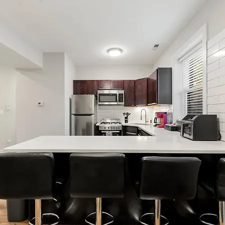 Welcome To Our Charming 2bd 2ba Pilsen * Chicago