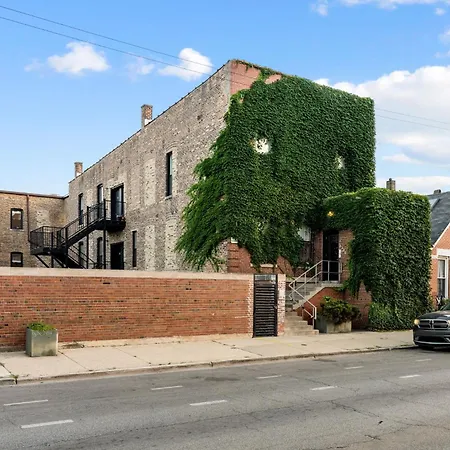 Welcome To Our Charming 2bd 2ba Pilsen Apartment Chicago