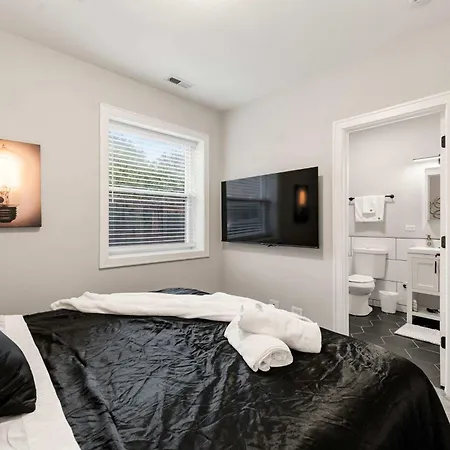 Apartment Welcome To Our Charming 2bd 2ba Pilsen Chicago