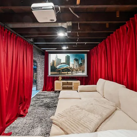 Holiday home Portage Park, Jacuzzi, Movie Theater, Games & Arcade *