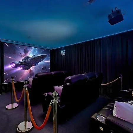 Arcade • Theater • Gym • Office • Sleeps 15 Holiday home *