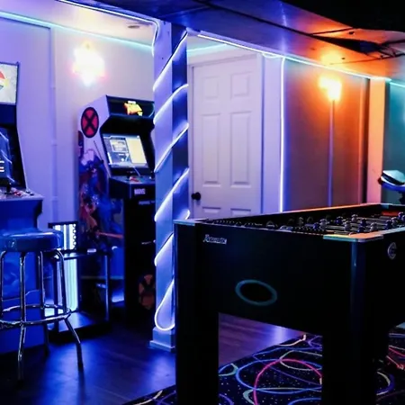 Theater • Game • Gym • Firepit • 4br