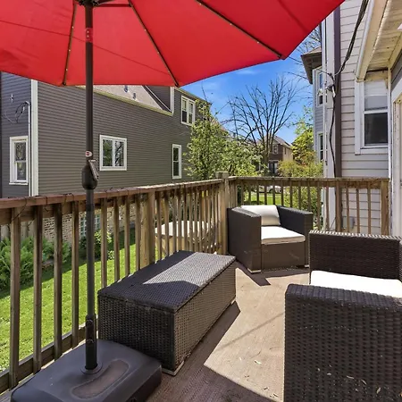 Charming Andersonville Coach House 3br 2,5ba Townhouse