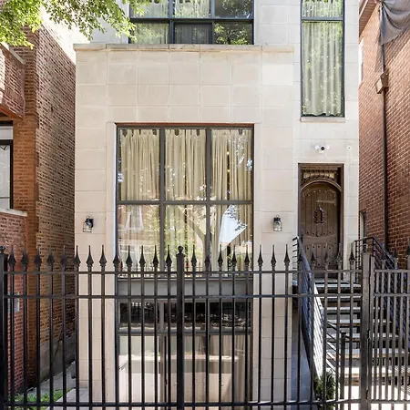 5-bedroom House In Pilsen Near Medical District *