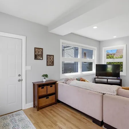 Charming Andersonville Coach House 3br 2,5ba Townhouse Holiday home Chicago