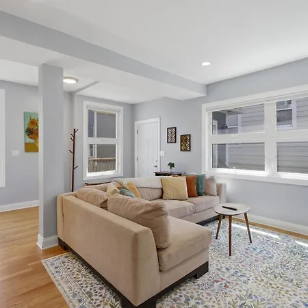 Holiday home Charming Andersonville Coach House 3br 2,5ba Townhouse Chicago