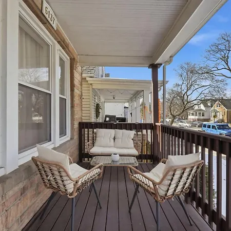 Holiday home Arcade • Theater • Gym • Office • Sleeps 15 Chicago
