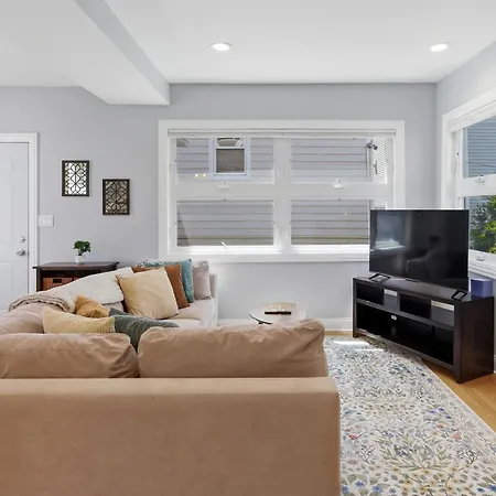 Charming Andersonville Coach House 3br 2,5ba Townhouse * Chicago