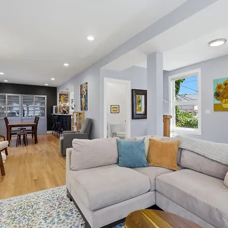 Charming Andersonville Coach House 3br 2,5ba Townhouse Holiday home Chicago
