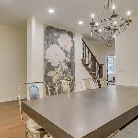 Steps To & Beach! Multi-level Oakland Haven Chicago