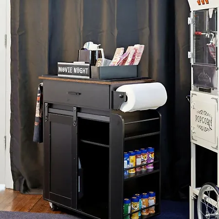 Arcade • Theater • Gym • Office • Sleeps 15 *