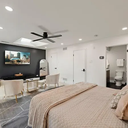 Portage Park, Jacuzzi, Movie Theater, Games & Arcade Holiday home Chicago
