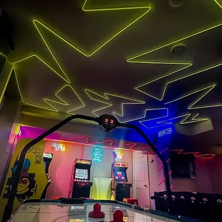 Arcade • Theater • Gym • Office • Sleeps 15