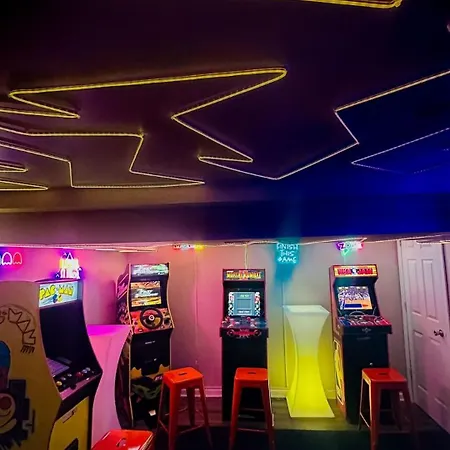 Arcade • Theater • Gym • Office • Sleeps 15