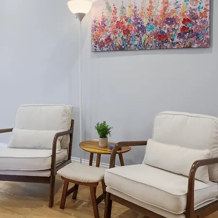 Charming Andersonville Coach House 3br 2,5ba Townhouse Holiday home