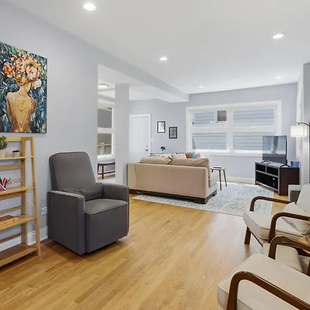 Holiday home Charming Andersonville Coach House 3br 2,5ba Townhouse