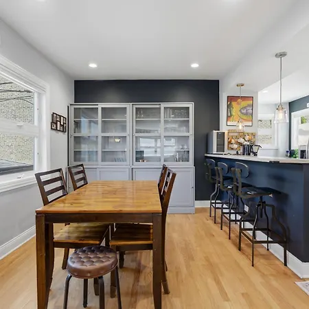 Holiday home Charming Andersonville Coach House 3br 2,5ba Townhouse *