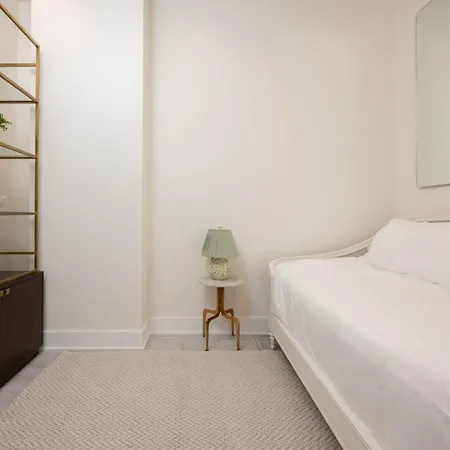 Holiday home Stunning Gold Coast 12bd 6ba & Rooftop Patio