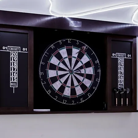 Holiday home Arcade • Theater • Gym • Office • Sleeps 15 *