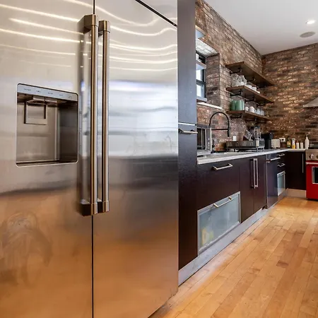 5-bedroom House In Pilsen Near Medical District