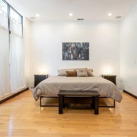 Holiday home 5-bedroom House In Pilsen Near Medical District Chicago