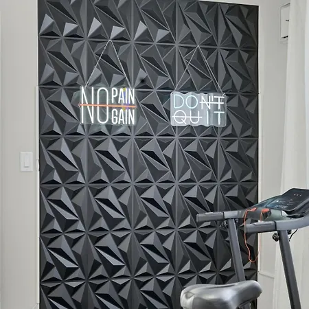Arcade • Theater • Gym • Office • Sleeps 15 *