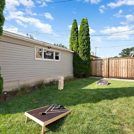 Portage Park, Jacuzzi, Movie Theater, Games & Arcade