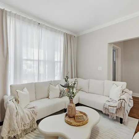 Arcade • Theater • Gym • Office • Sleeps 15 * Chicago