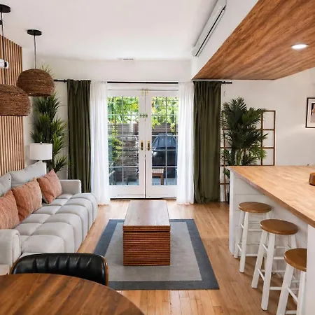 West Town Estate 6br, Game Room, Decks, 5gbps * Chicago