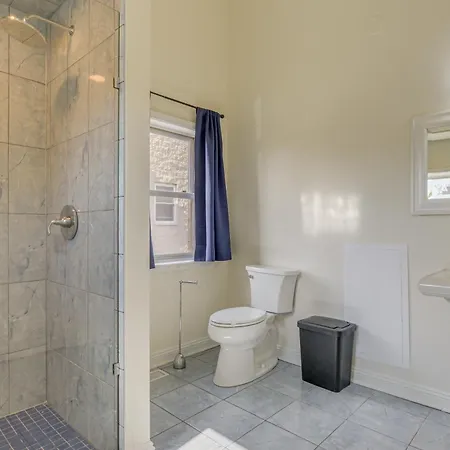 Steps To & Beach! Multi-level Oakland Haven *