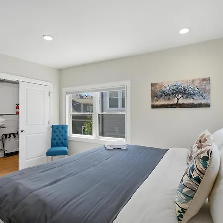 Charming Andersonville Coach House 3br 2,5ba Townhouse Holiday home *