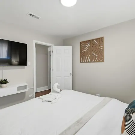Arcade • Theater • Gym • Office • Sleeps 15