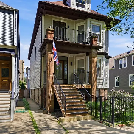 Charming Andersonville Coach House 3br 2,5ba Townhouse