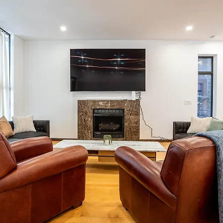Holiday home 5-bedroom House In Pilsen Near Medical District Chicago
