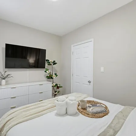 Arcade • Theater • Gym • Office • Sleeps 15 * Chicago