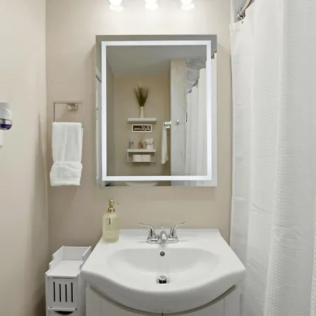 Arcade • Theater • Gym • Office • Sleeps 15