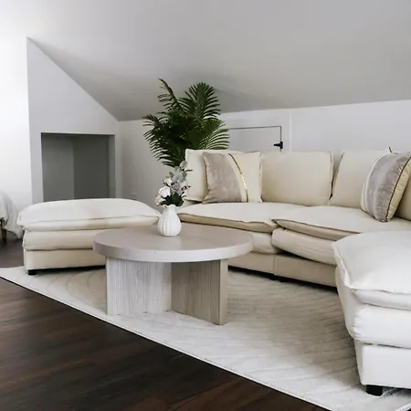Holiday home Theater • Game • Gym • Firepit • 4br *