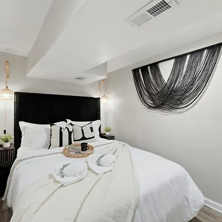 Arcade • Theater • Gym • Office • Sleeps 15 *